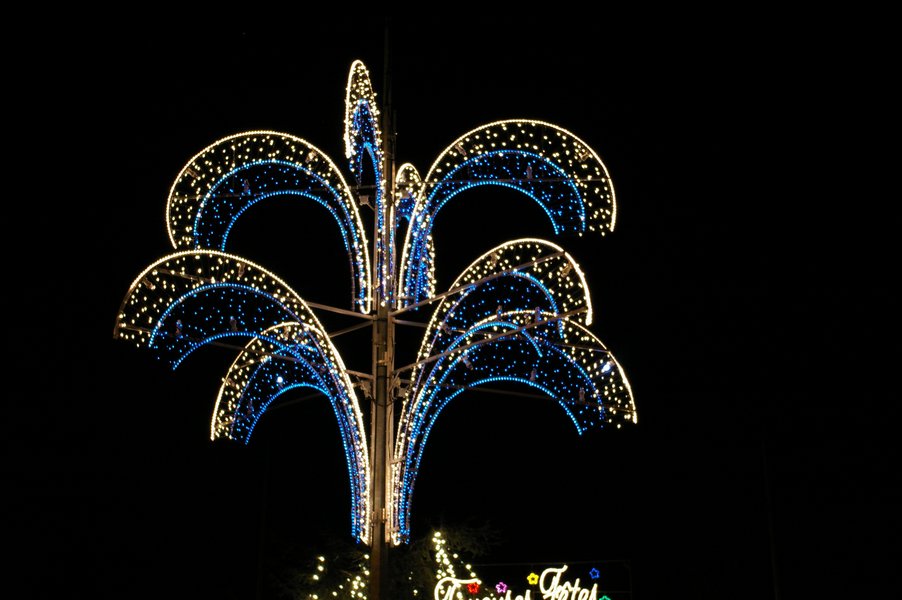 Illumination de noel: Place du General de Gaulle a Evry 064